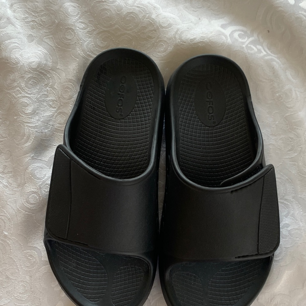 OOFOS Black Comfort Slides - Picture 9 of 13